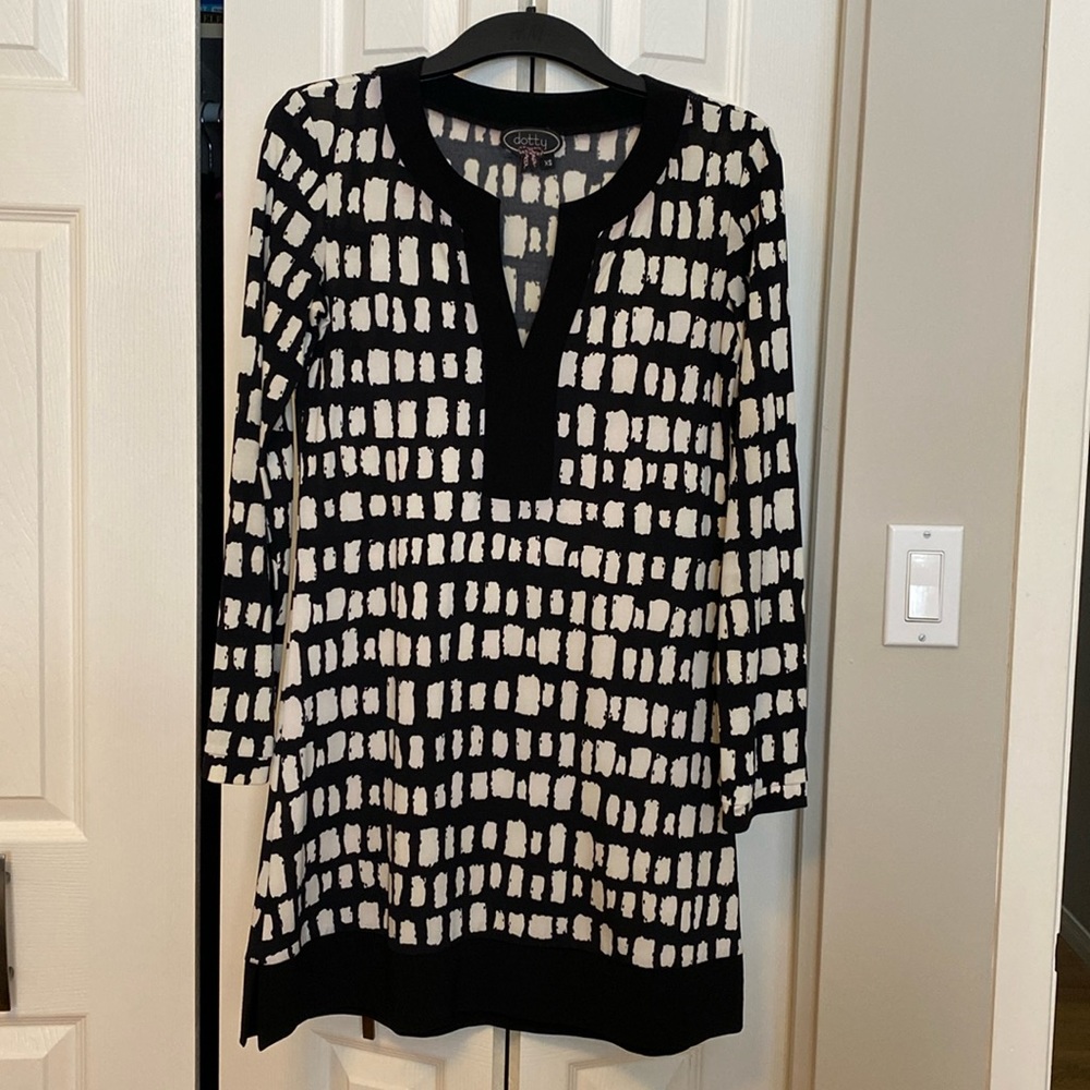Dotty original tunic, great with leggings, size XS, fits size 4-6